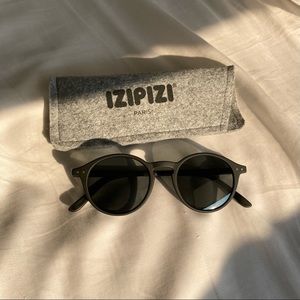 IZIPIZI #D Sunglasses Black Paris